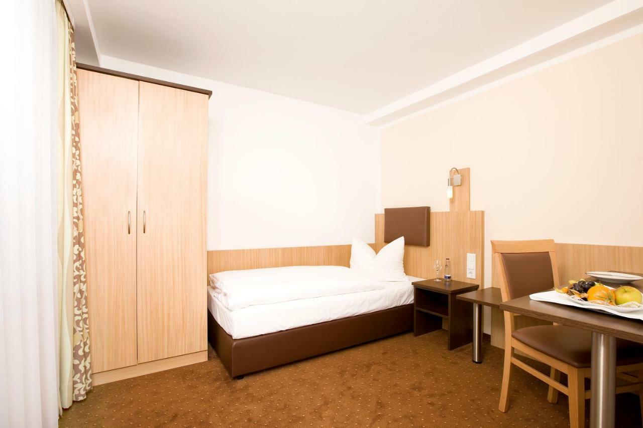 Ausbildungshotel St. Theresia Munich Exterior photo